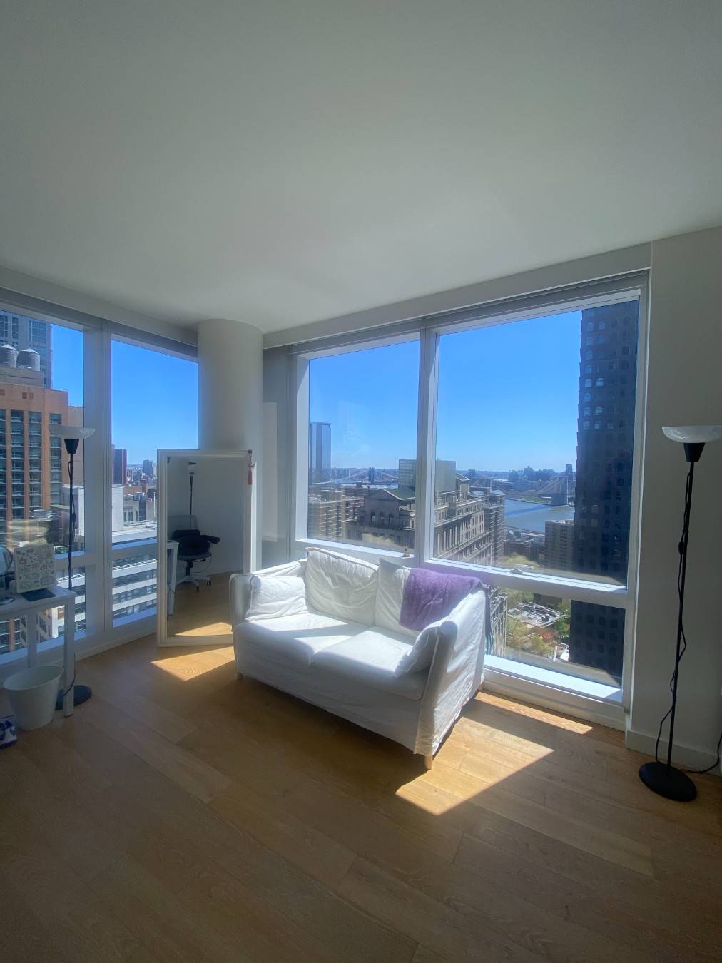 NEW TO MARKET Amazing 1 bed with stunning city views, W D in unit, Stainless appliances.