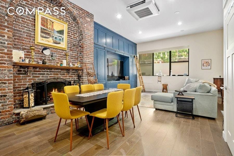 Shown by appointment only Welcome home to this beautiful loft like two bedroom apartment in the heart of Hudson Square located between Tribeca and Soho.
