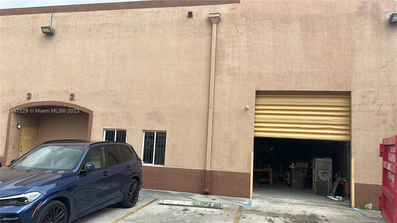 Very well located warehouse close to Palmetto expressway and I 75, 2, 970sft of space with office, 20ft height ceiling, a c ducts in place if tenant needs refrigeration in ...