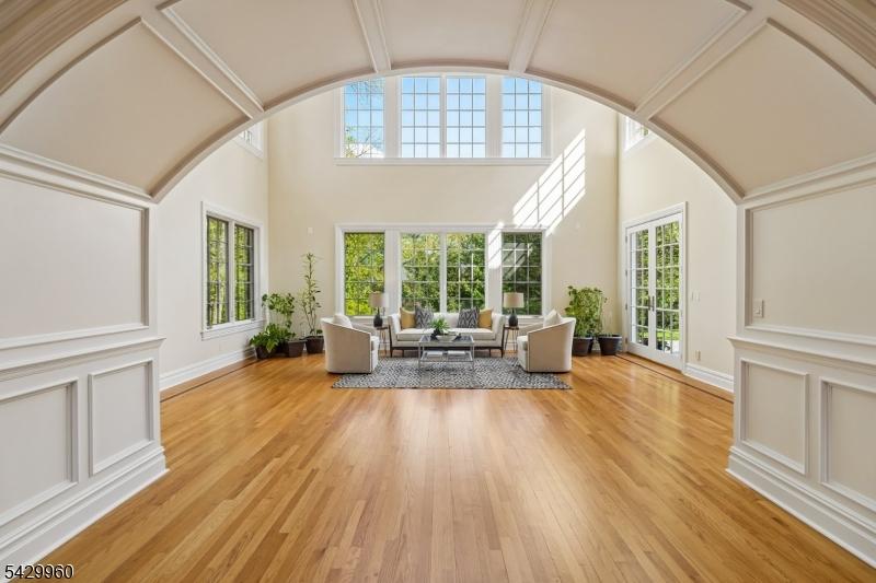 Arched Entry to Great Room