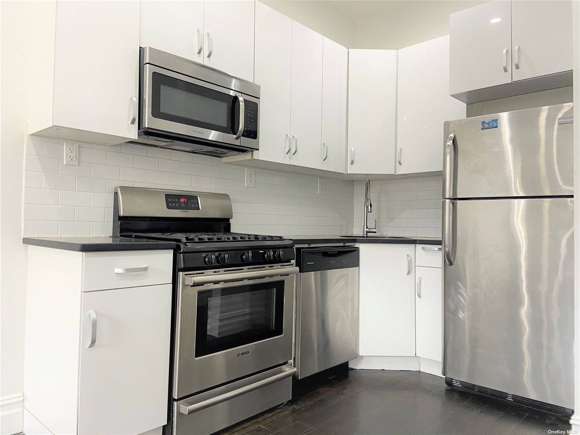 LOCATED IN PRIME BED STUY 2BR 1BA WITH FLEX SPACE !
