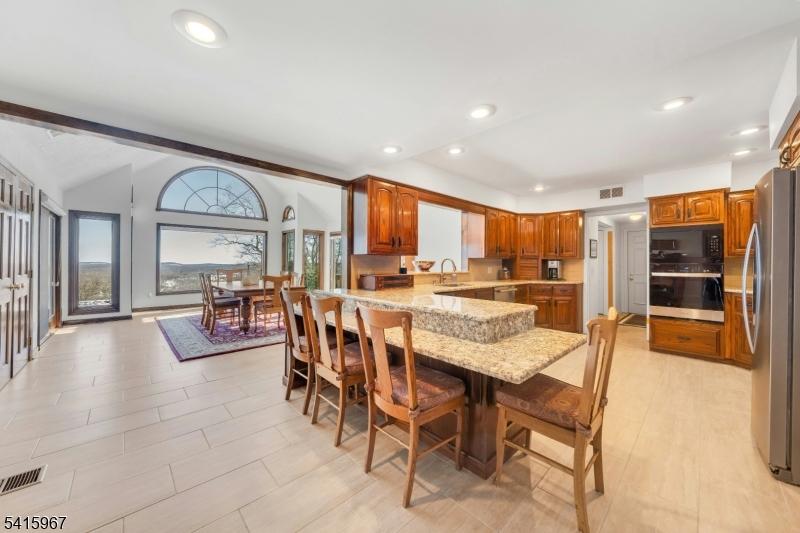 Kitchen/Dining Area