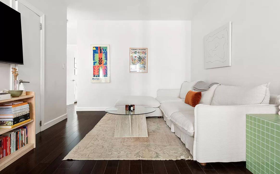 Discover the epitome of urban luxury living at 14 Prince Street 4A in vibrant Nolita !