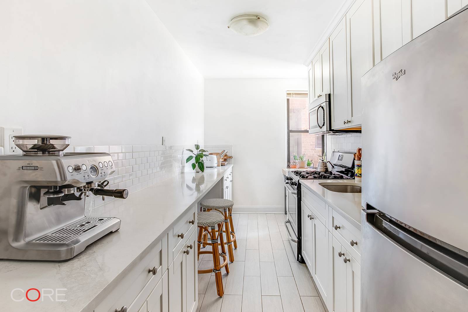 This superbly located and fully renovated one bedroom home, with low monthly maintenance, is a turnkey solution for a new home in the Jackson Heights Historic District.