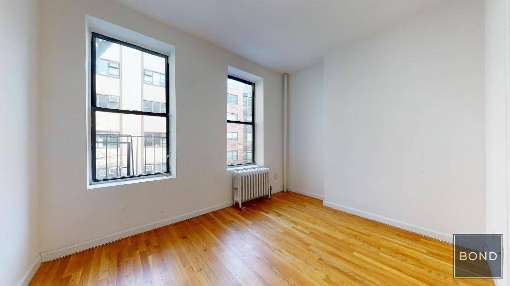 Renovated 2 bedroom apartment in great UES location.