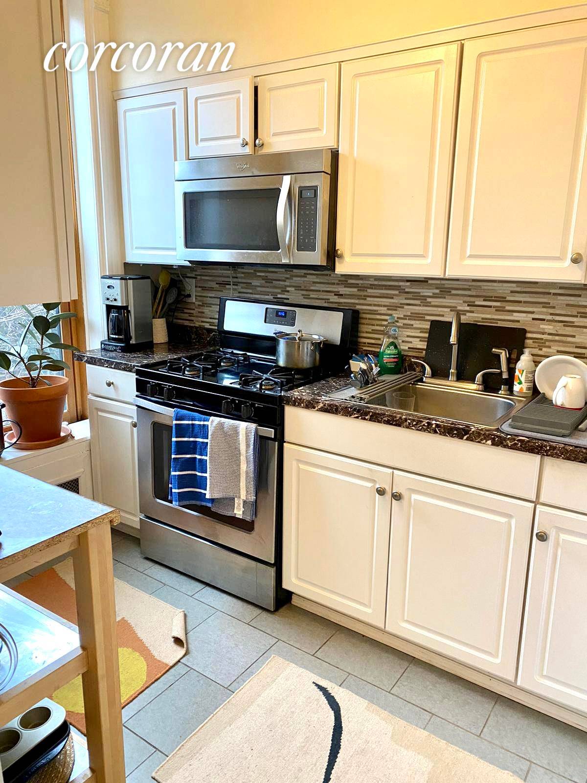 Great spacious 1000sqft second floor of a brownstone two bedrooms, plus nook for a home office, two bathrooms in prime park Slope on Carroll street one Avenue distance from the ...