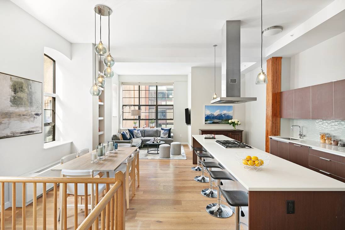Dream 3 bedroom duplex condo with over 2200 sq ft in Brooklyn Heights awaits you !