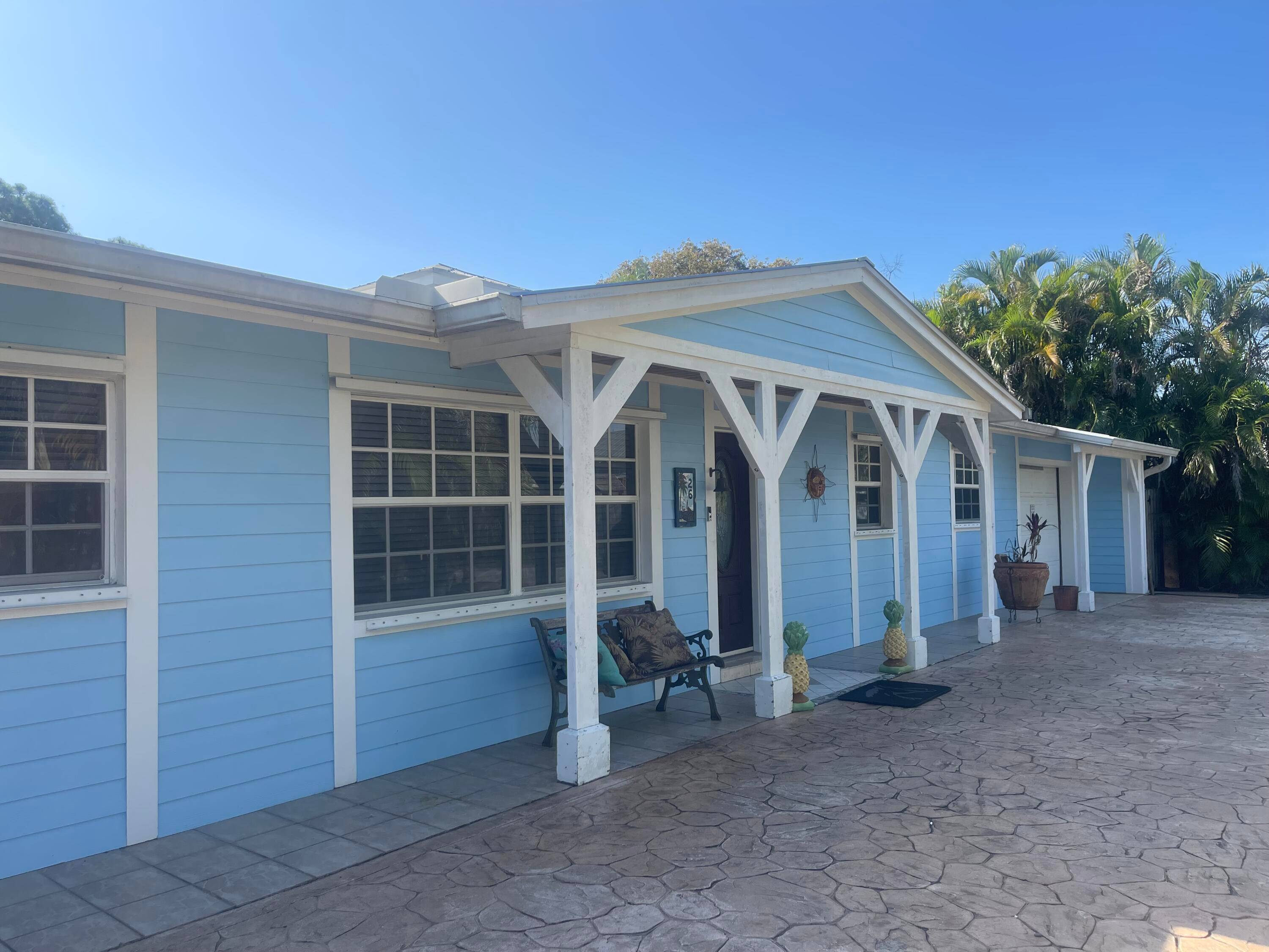 This is a unqiue home located in Cabana Point subdivision with intracoastal access to ocean10, 000 LB boat lift for up to 35 foot boat 4bdrm possible 5 CBS double ...