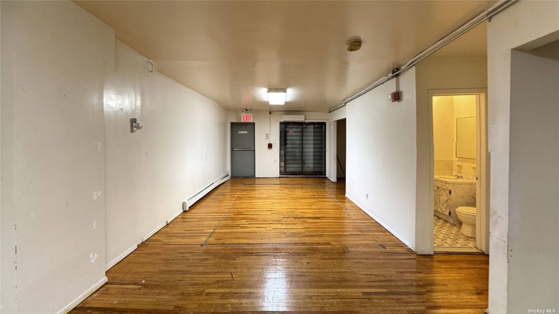Welcome to Hillside Jamaica's Hottest spot Great opportunity to Lease an entire floor of approximately 1388 SF at the heart of Jamaica Hillside, within walking distance of every conceivable convenience ...