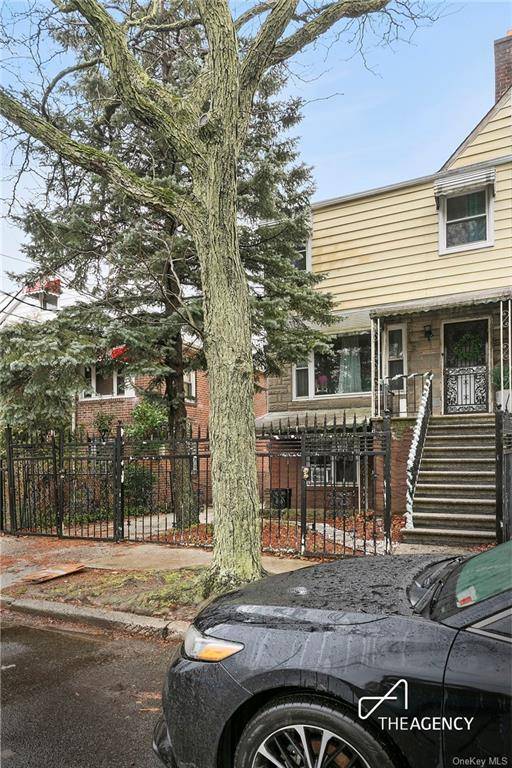 A MUST SEE home in the sought after Wakefield neighborhood of the Bronx !