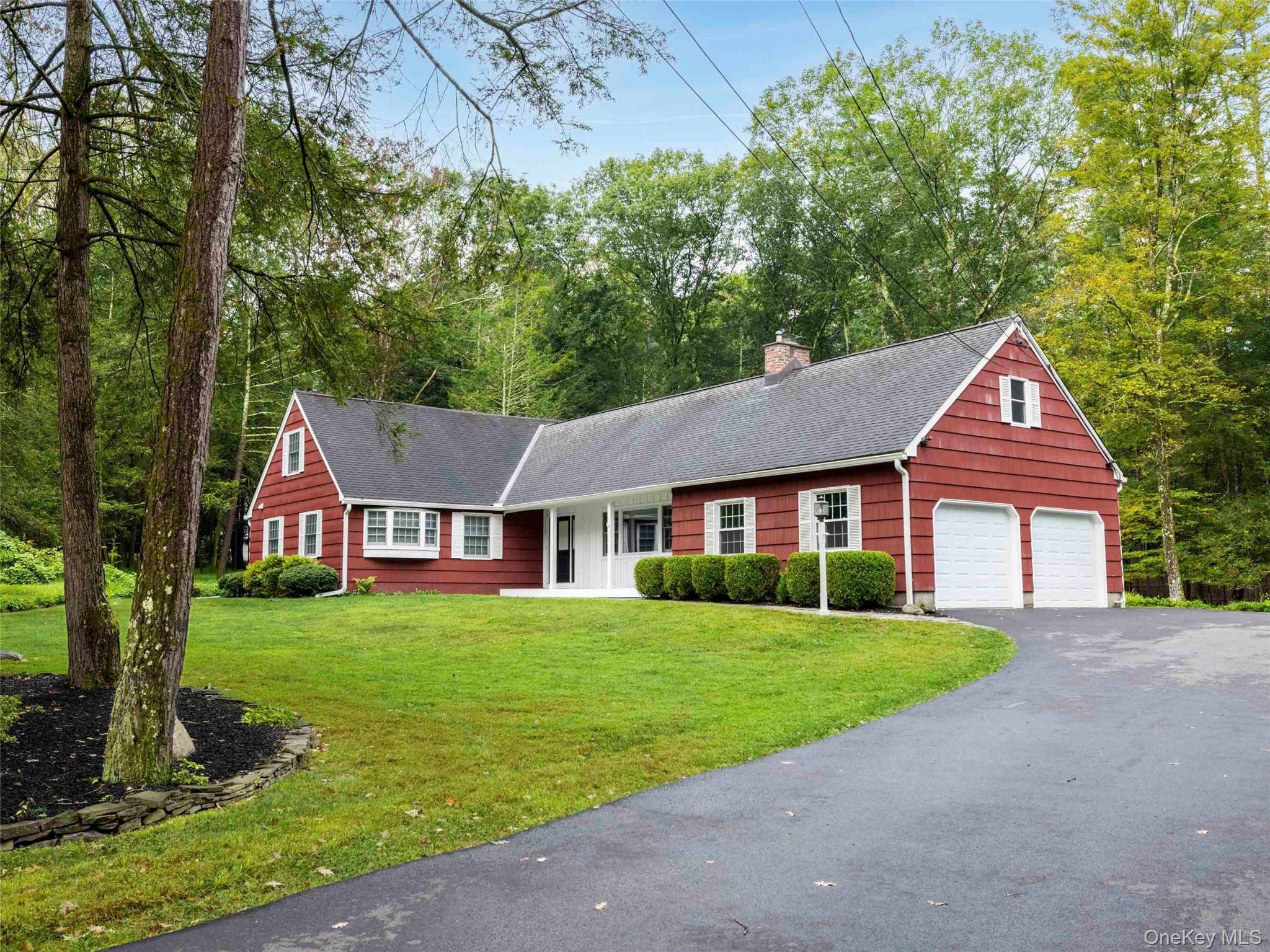 Meticulous 4 Bedroom Mid Century Cape Cod Ranch in Woodstock Set on 1 acre in a desirable Woodstock neighborhood, this impeccably updated Cape Cod Ranch blends timeless character with modern ...