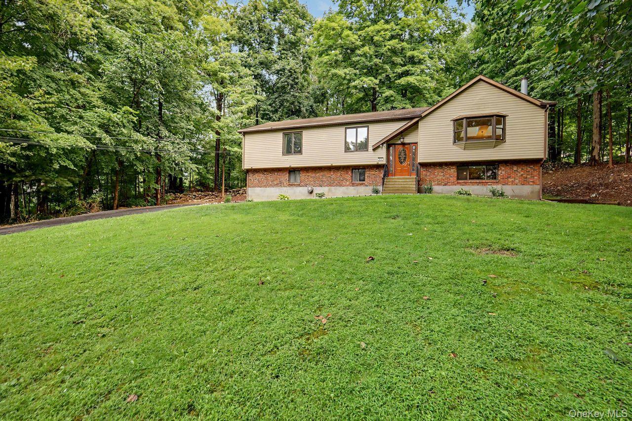 Welcome to 5 Trolley Rd, Cortlandt Manor. Located on a cul-de-sac in Upper Westchester.