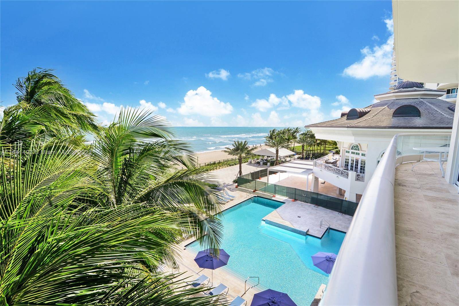 Beautiful apartment ocean front, in the most luxury condominium in Sunny Isles Beach, FL Turnberry Ocean Colony.