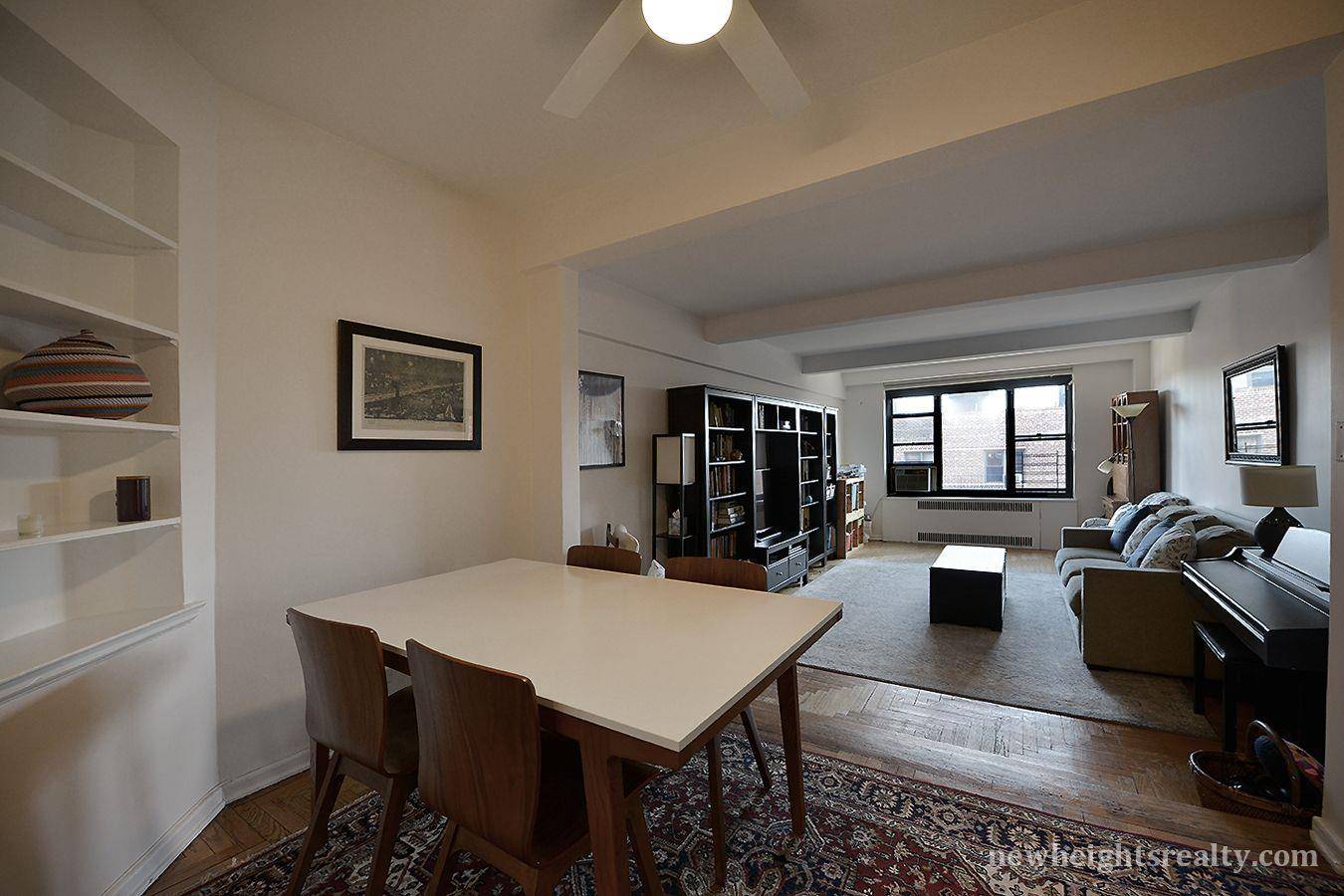 Bright and Airy 2BR Corner Apartment in Park Terrace GardensNew Listing !