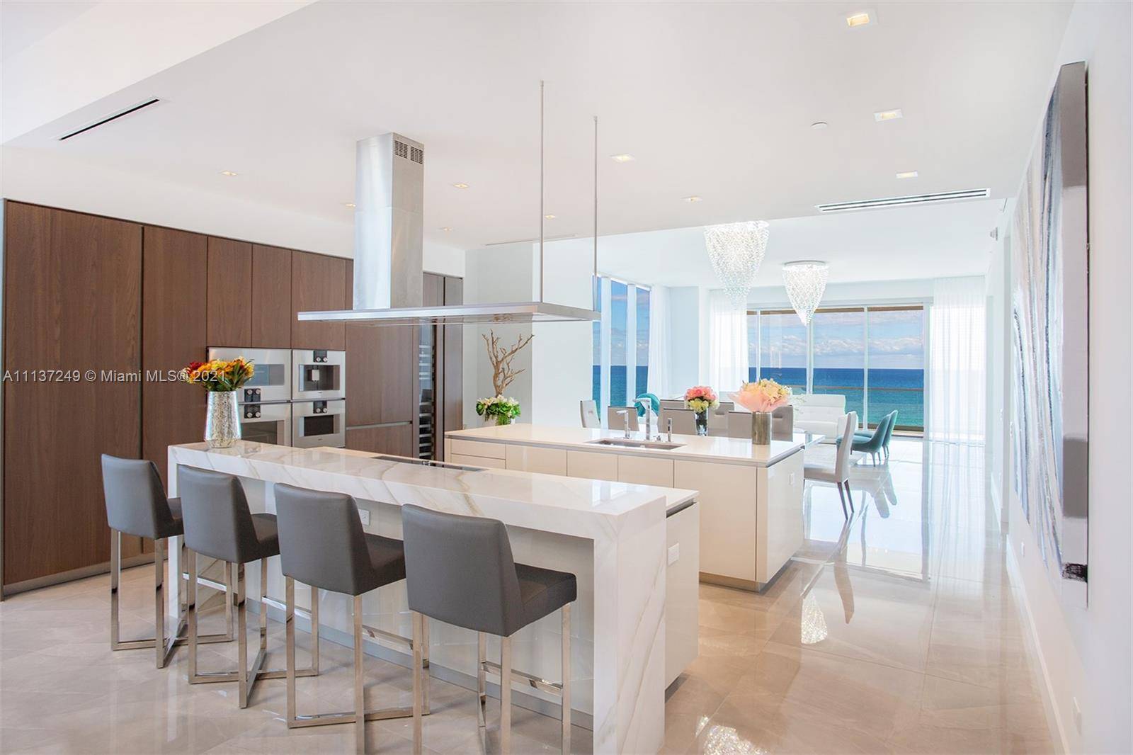 Move beyond ordinary to extraordinary in this ultra luxury oceanfront condo at the Turnberry Ocean Club.