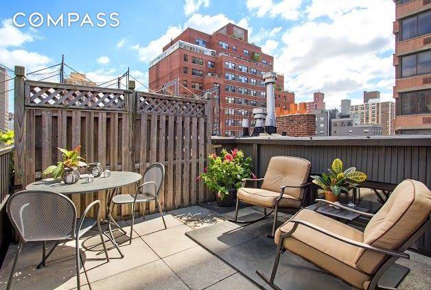 Triplex 1 BD 1 BA with TWO separate Outdoor Spaces !
