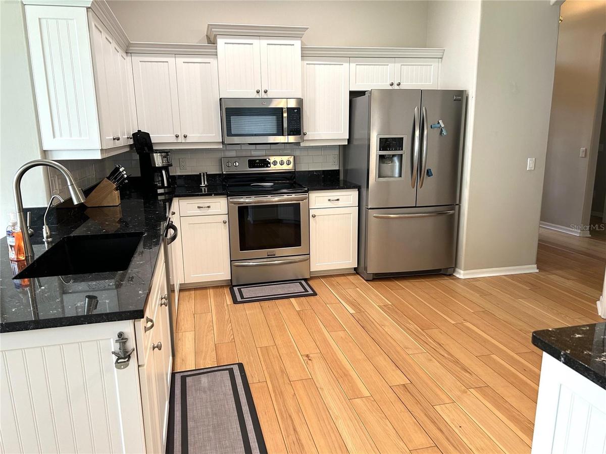 WELL DESIGNED KITCHEN