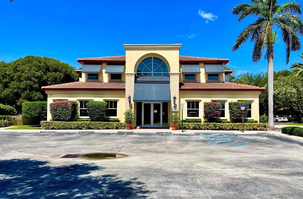 Welcome to this office complex located in East Boca Raton.