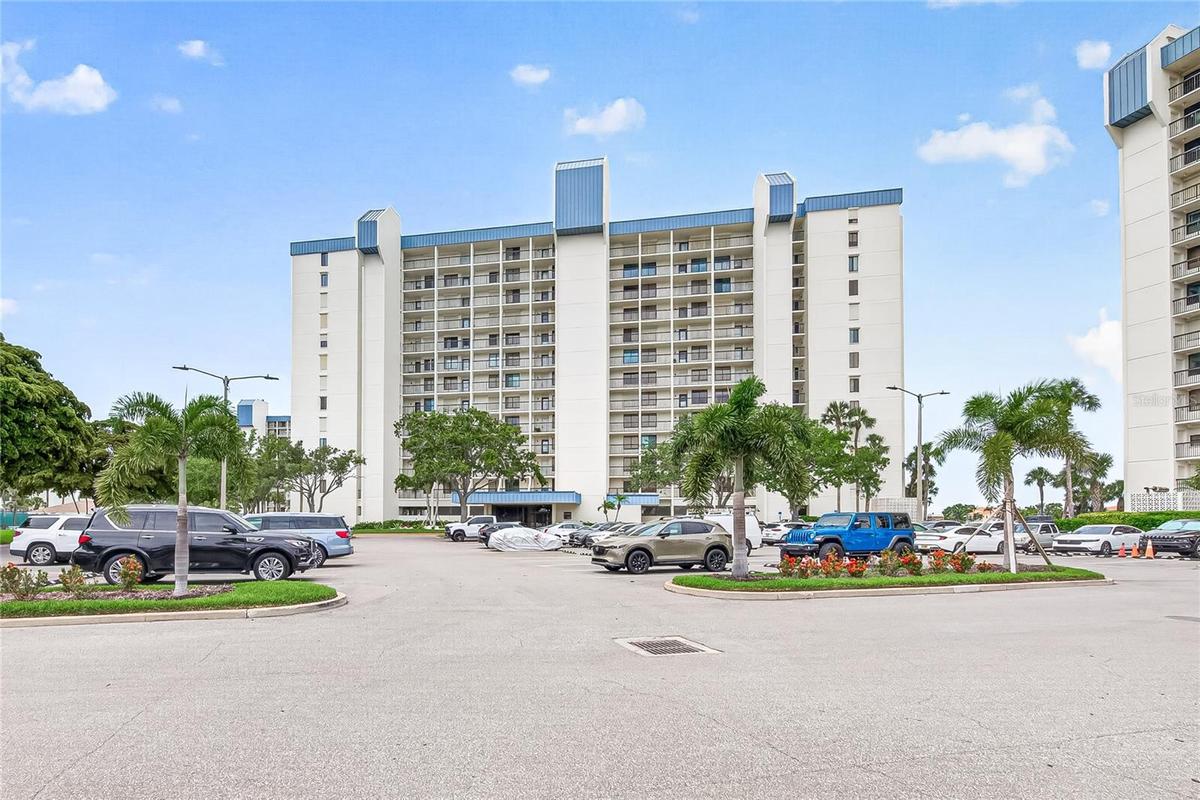 Welcome to Yacht & Tennis Club of St. Pete Beach - A gated community!