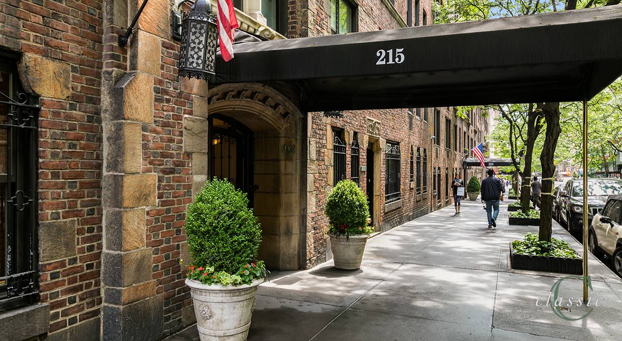 215 E 73 4APrewar 3 bedroom Sponsor unit now available with no board approval at 215 East 73rd Street !