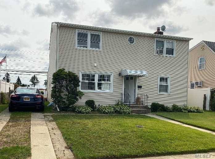 Won't Last ! Spacious first floor apartment in the heart of Hicksville offering 3 bedrooms, 1 bath, kitchen and living room.