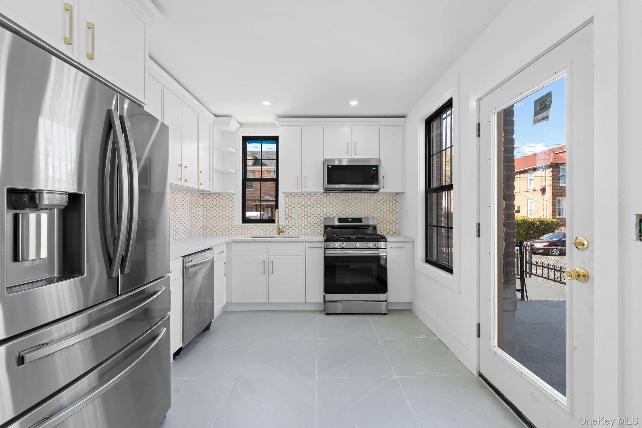 Situated on a beautiful corner of burgeoning East Flatbush, 555 Linden Blvd is a meticulously renovated, fully detached single family with PRIVATE PARKING that will captivate you from the moment ...