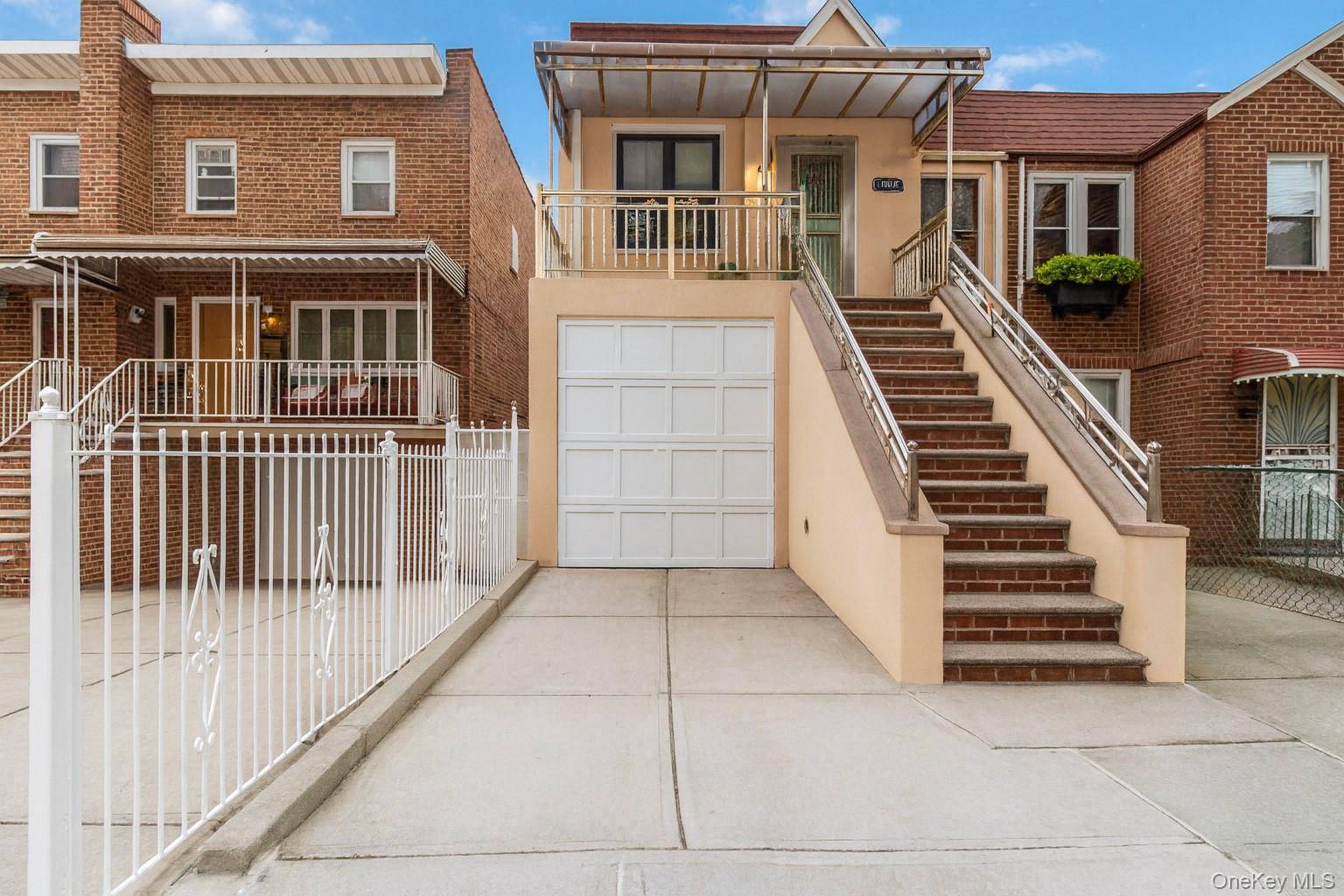 JUST LISTED ! MOVE IN READY 3 BEDROOM, 2 BATH MULTI FAMILY HOME IN BRONX NY 10462 !