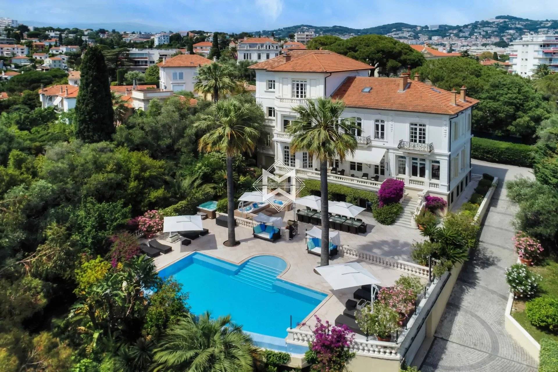 CANNES - Sensational property a few minutes from the Croisette