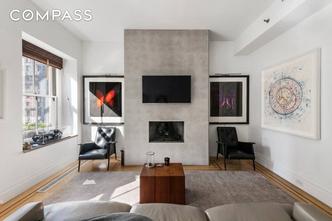 Situated on elegant Park Avenue, in the heart of Lenox Hill, this rarely available penthouse 2br 2ba with private roof deck offers an urban retreat steps from Central Park, at ...