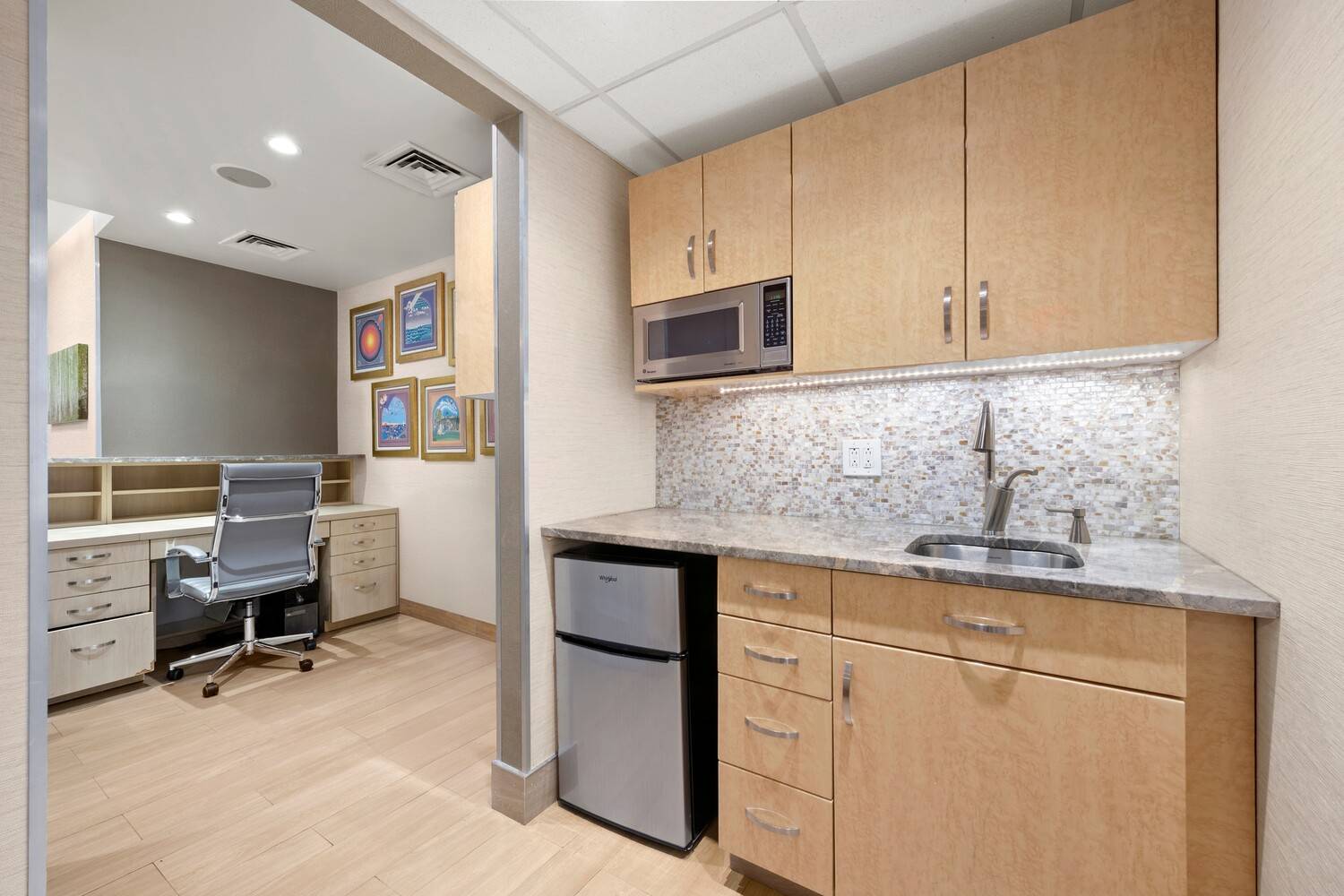 Up your practice ! Beautifully renovated medical suite with 4 exam rooms, prewar style and modern convenience, at 121 East 60th Street, Suite 3B, New York, NY your search has ...