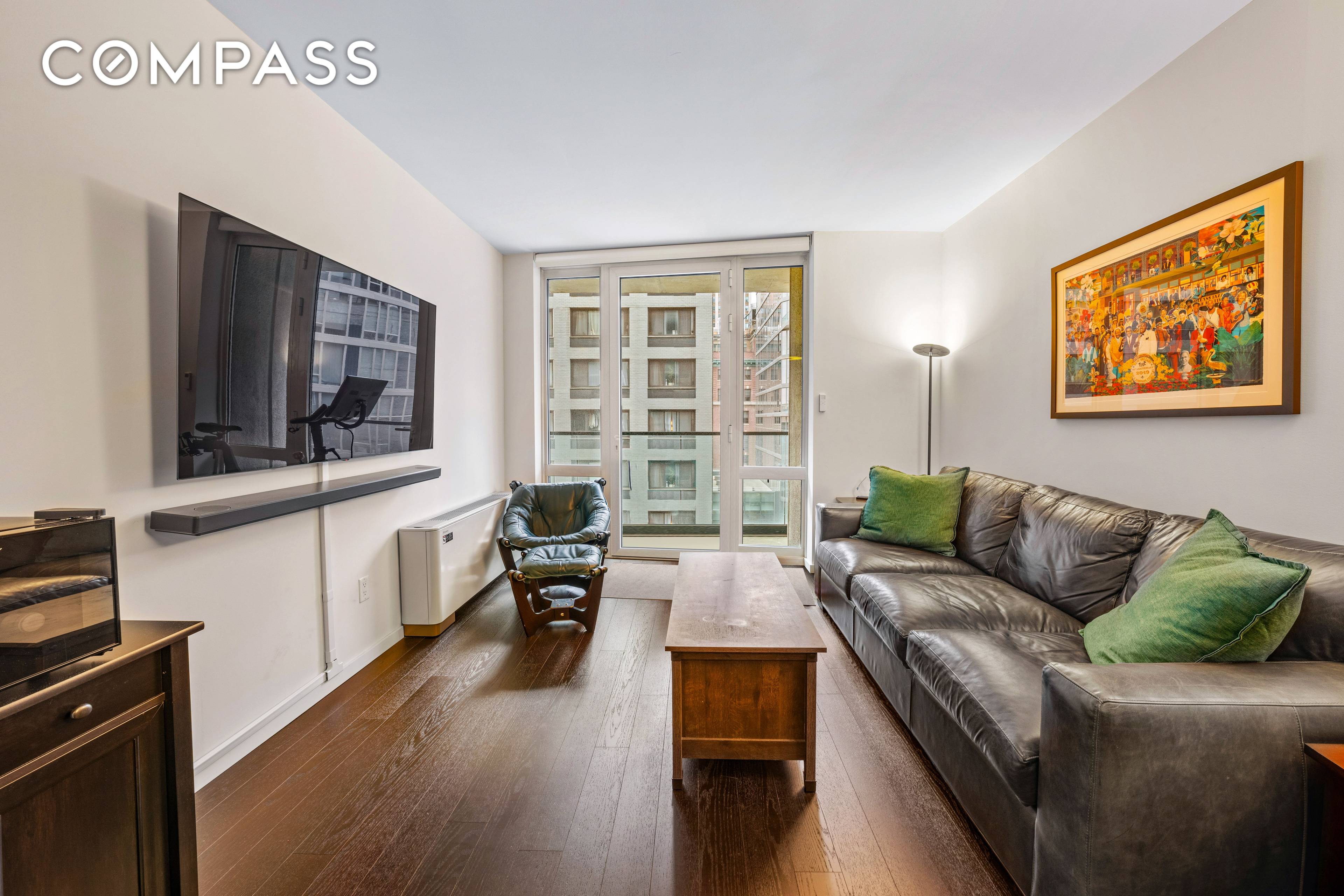 7D is an expansive 1, 035 SF 2 Bed 2 Bathroom located at 235 East 44th Street.