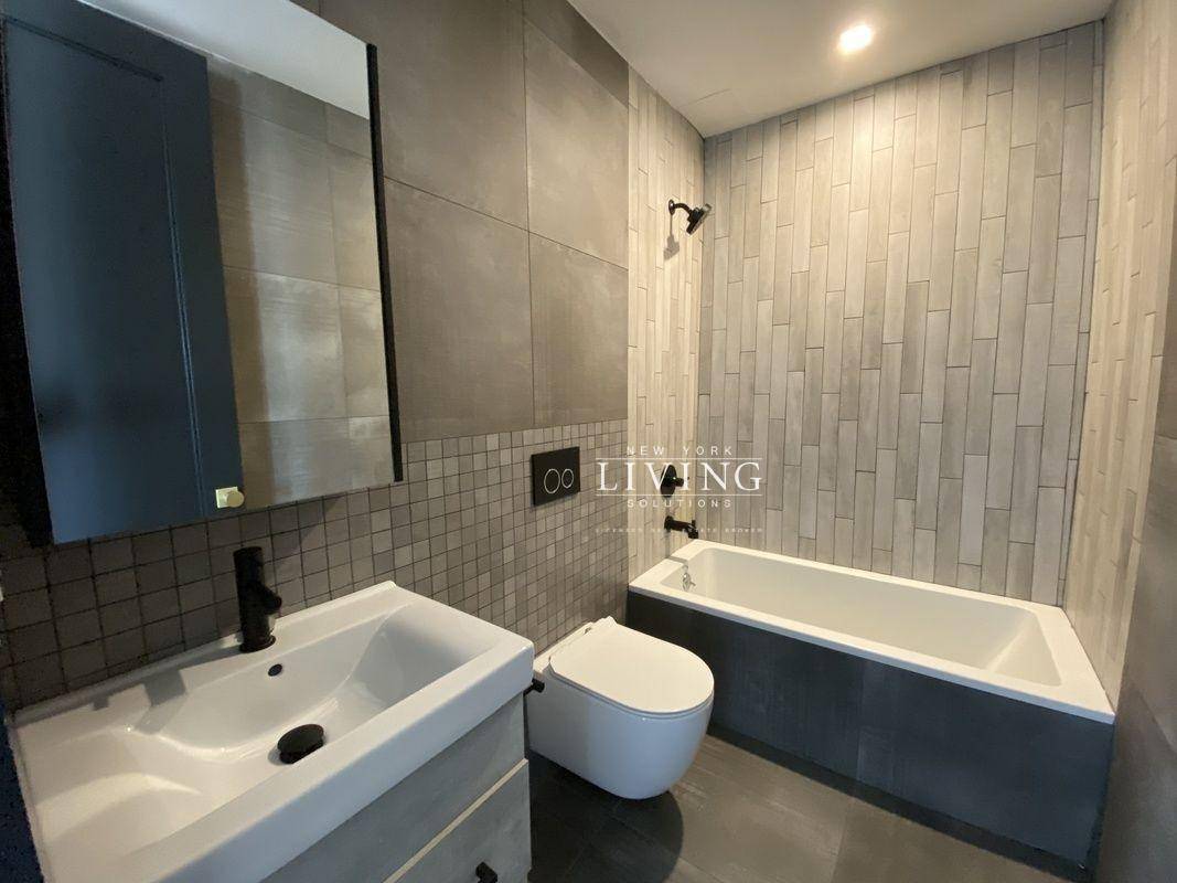 Brand new 4 bedroom 3 bathroom luxury apt in the heart of Park Slope !