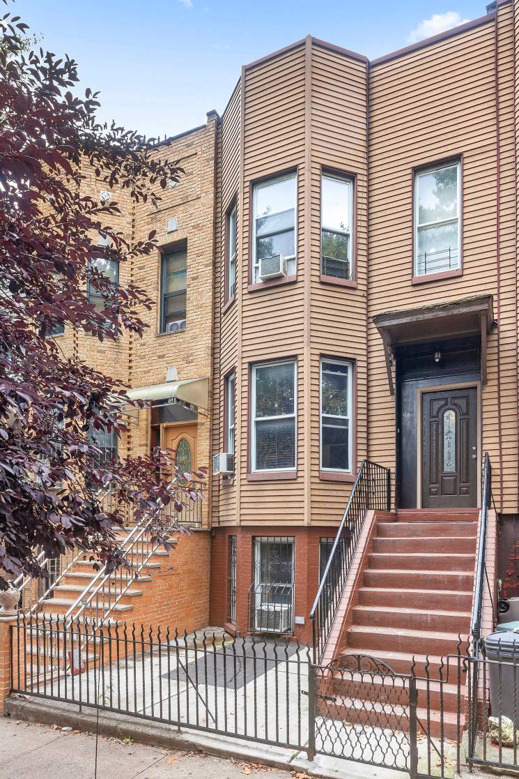 Legal 3 family on a treelined block in prime Greenwood Heights, 17 x 45 on 17 x 100 lot.
