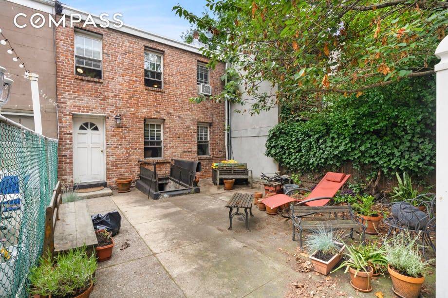 INVESTORS DREAM, 5 family attached Brick row house on Butler St.