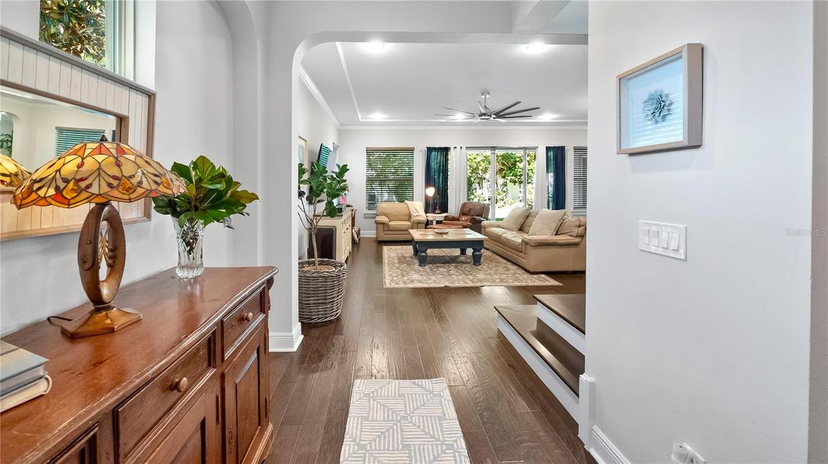 FOYER LEADS TO OPEN FLOOR PLAN/LIVING ROM
