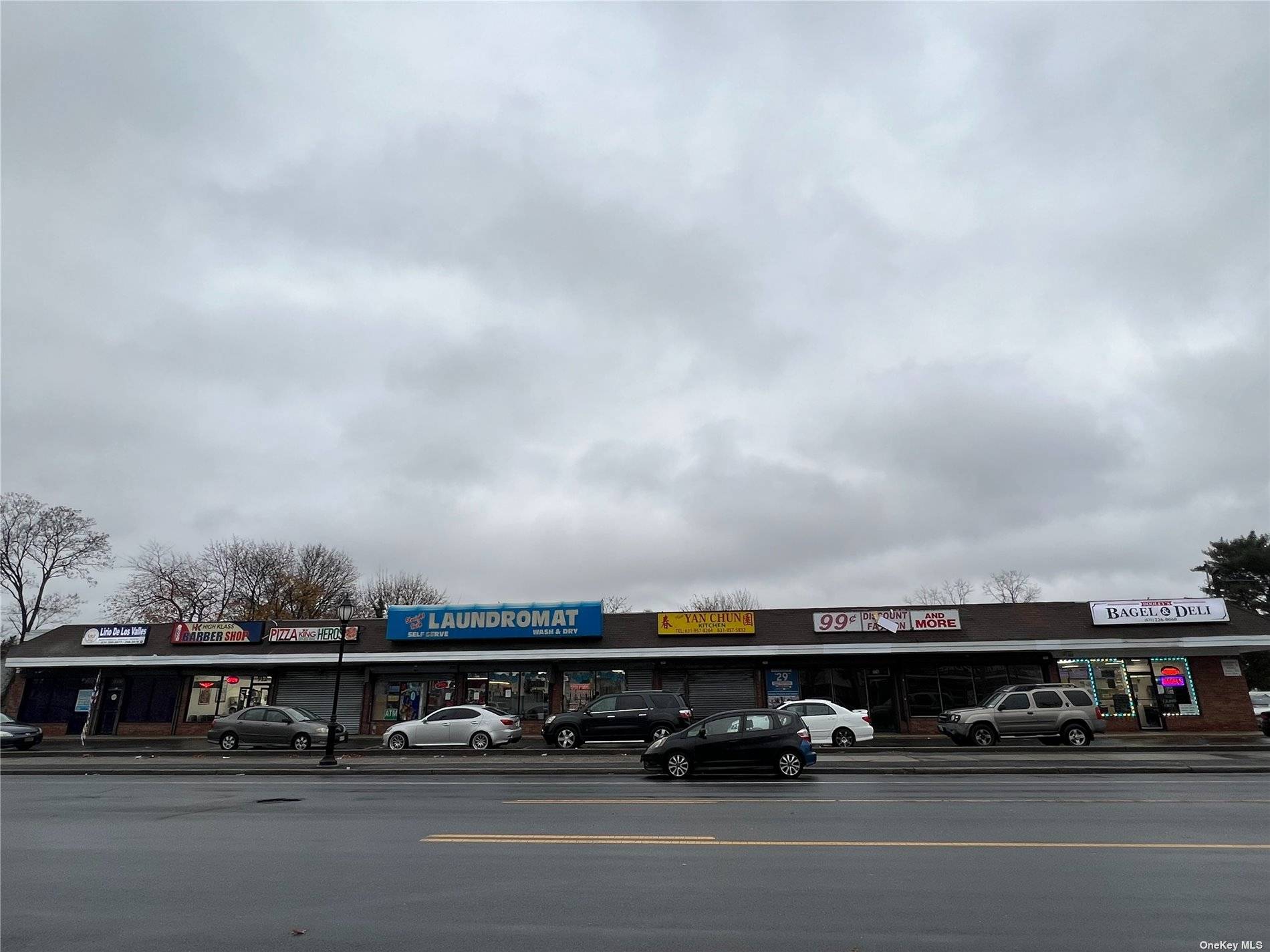 We are pleased to present the opportunity to acquire the fee simple interest land amp ; building in a absolute NNN leased investment property located in West Babylon, NY.