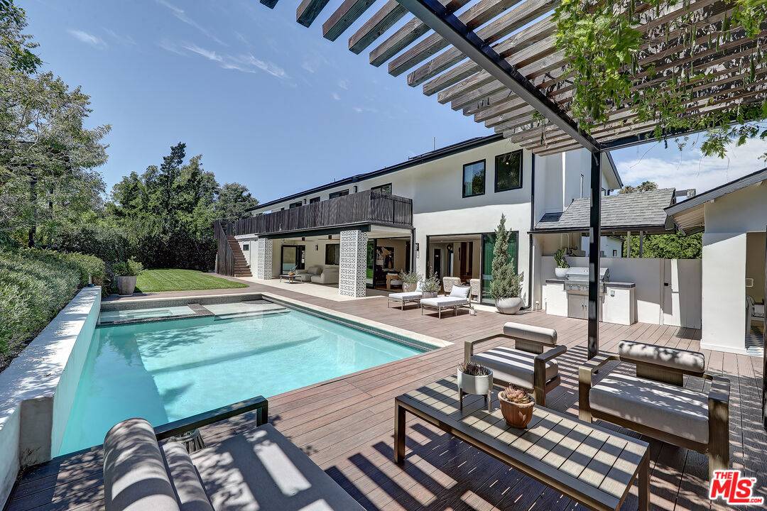 8674   Edwin Dr 5BR Hollywood Hills East La