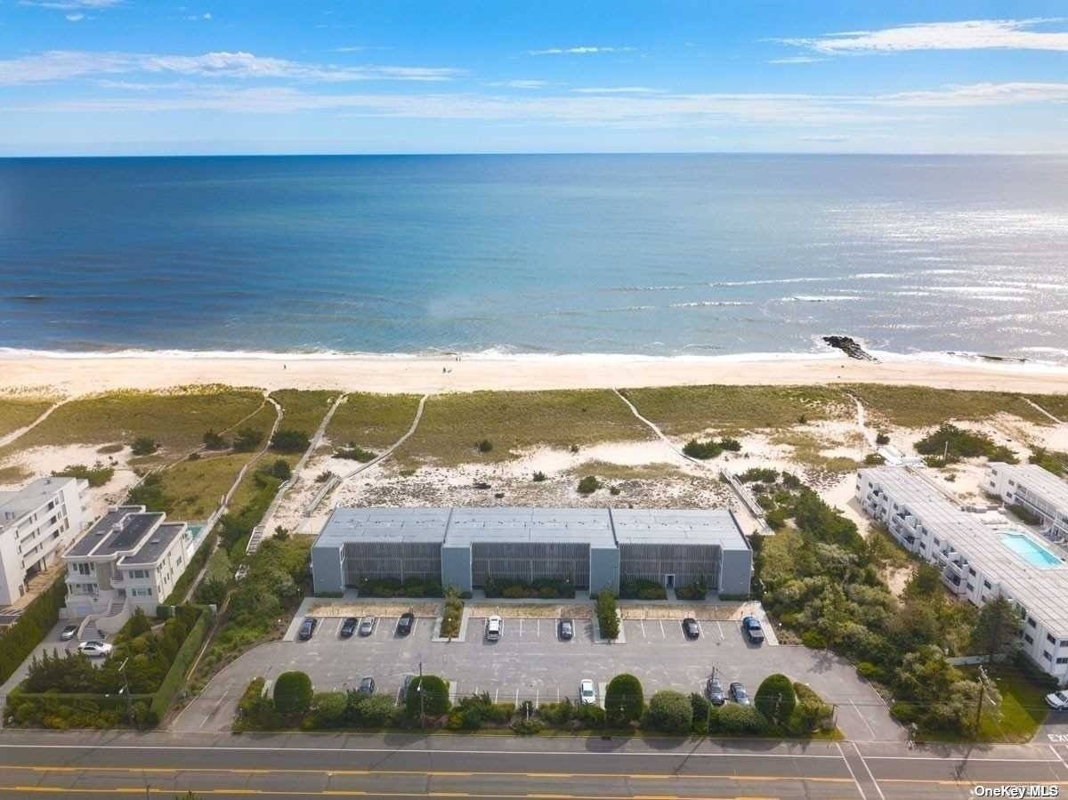 Situated just over the Jessups Lane bridge within the Ocean Dunes complex sits this spectacular oceanfront unit.