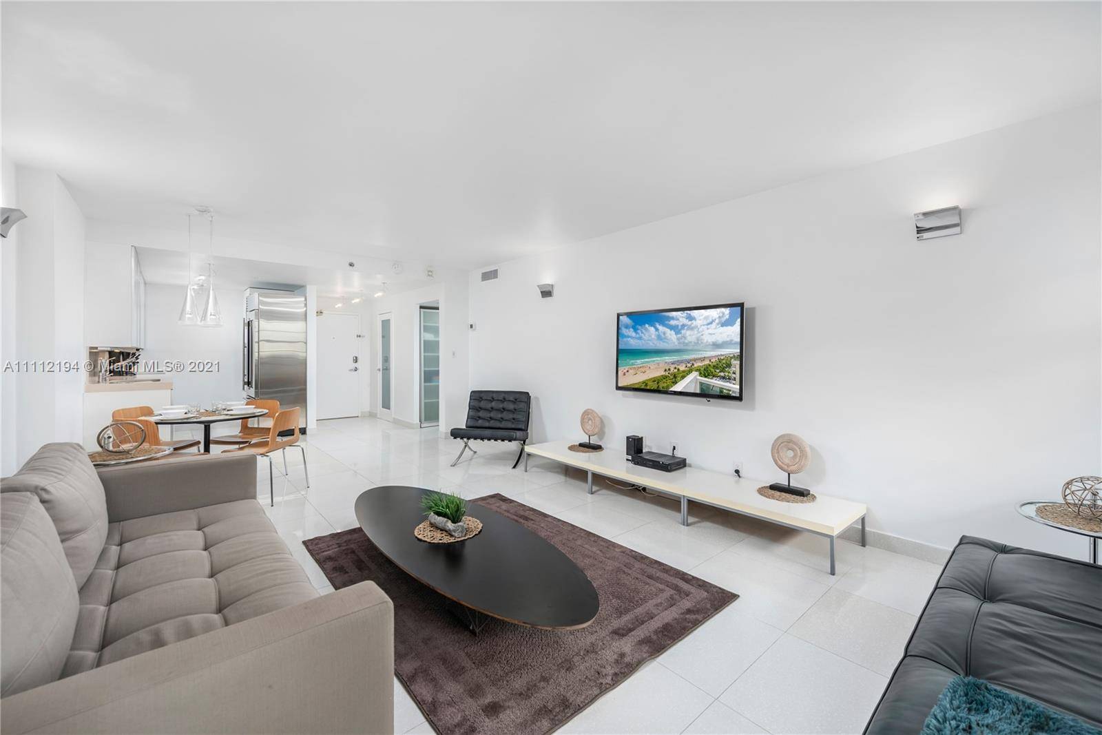 The Decoplage condominium is located at 100 Lincoln Road in the heart of South Beach area in Miami Beach, just a few steps from the Atlantic Ocean and a few ...