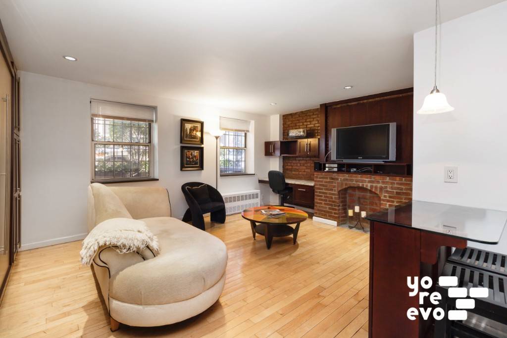 This custom renovated studio apartment is located in the heart of Chelsea !