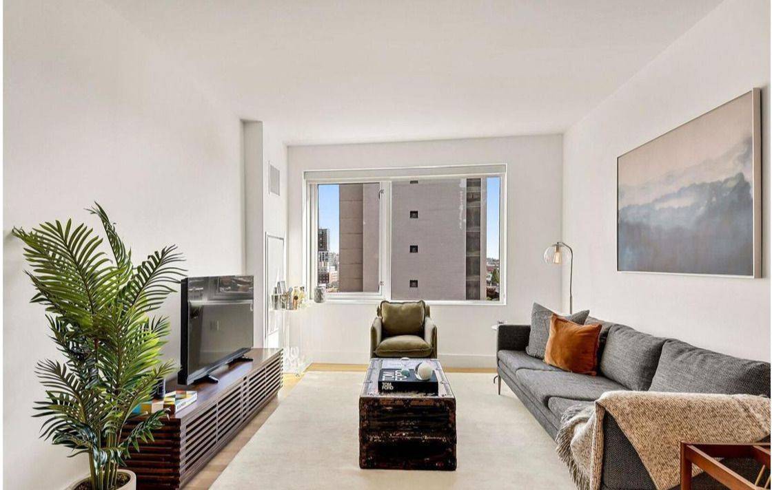 241 Atlantic offers sprawling floorplans, featuring full sized kitchens complemented by white quartz countertops, soft touch closing cabinets custom made in Italy, with Beko and Bloomberg stainless steel appliances.