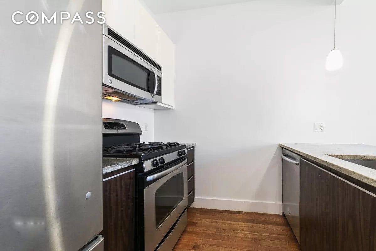 No Fee Rental We have a gorgeous, recently renovated, super sunny, three bedroom apartment available for rent in Crown Heights.