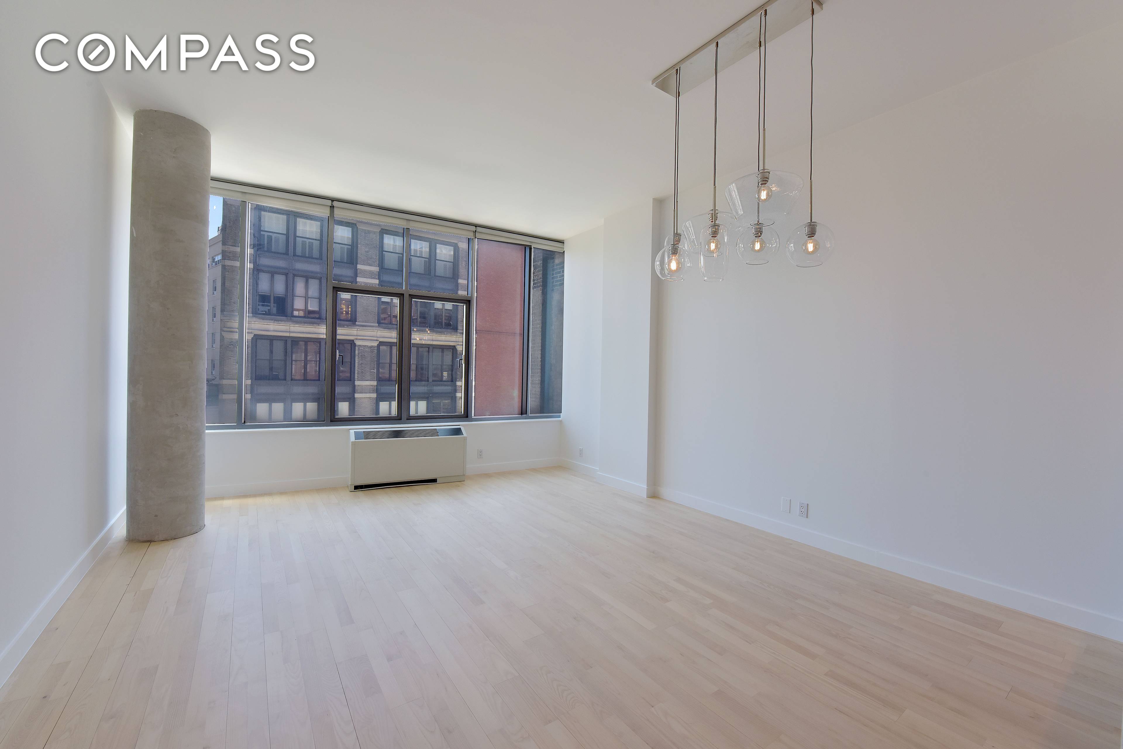 Situated on Soho s vibrant east end overlooking Nolita, this loft style apartment has everything you ve been looking for amazing natural light, high ceilings, fantastic room proportions, and an ...