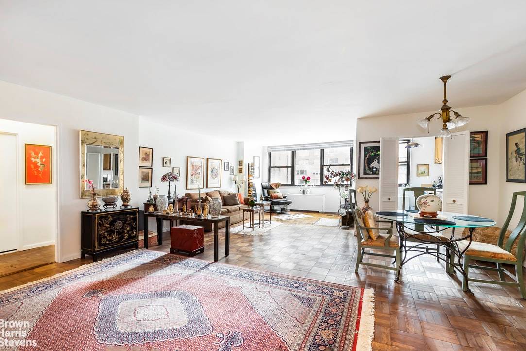 Upon entering this 1 bed apartment you will be overwhelmed by the large and gracious layout with bright southern views overlooking a beautiful tree lined street.