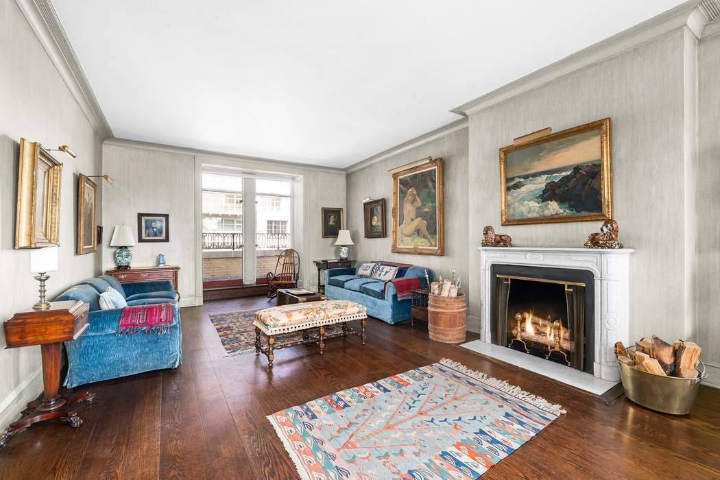 Sun flooded from every direction, this extraordinary 4000 square foot terraced apartment on the 16th floor of 895 Park Avenue has not been offered in more than 60 years.