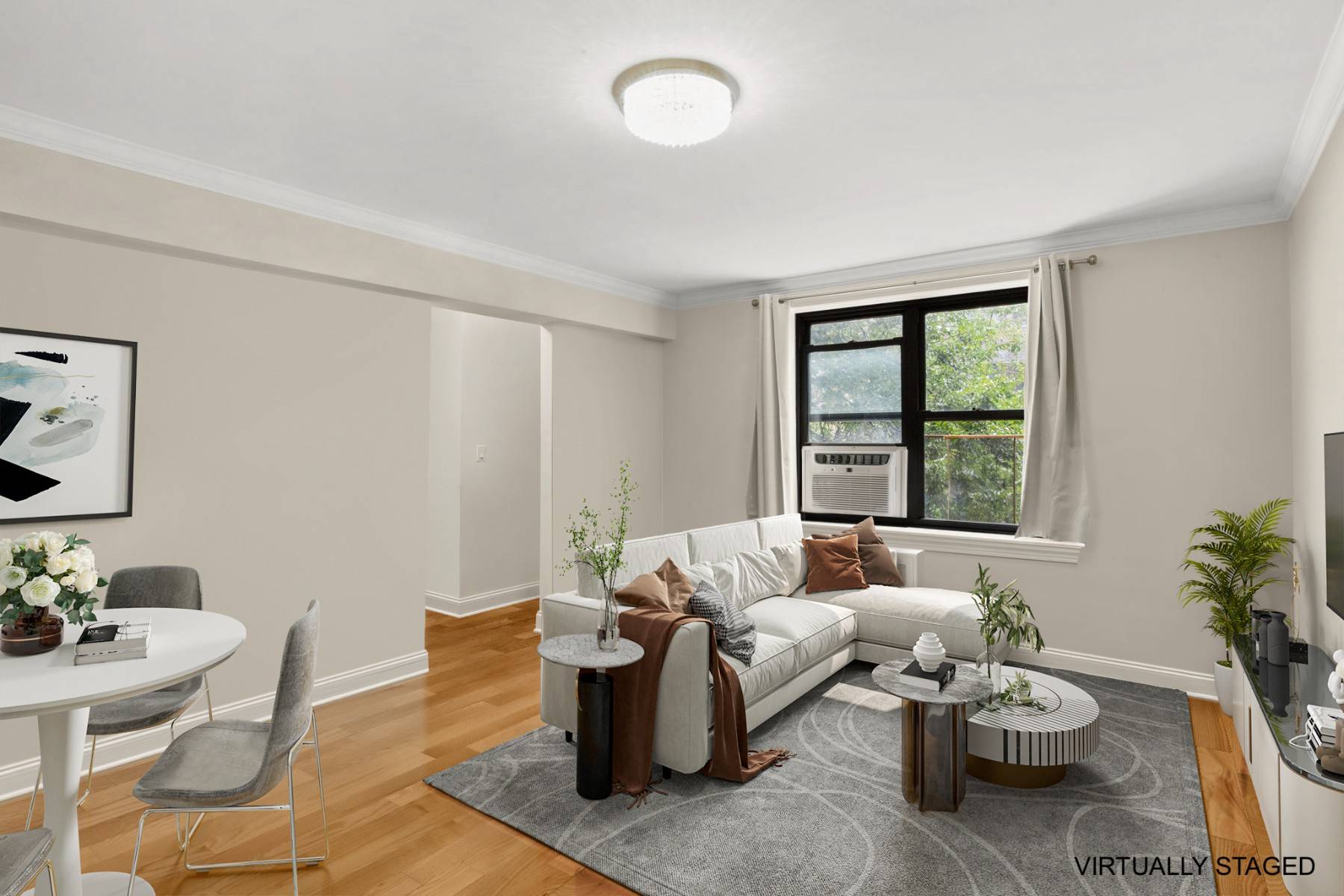 Corner unit ! This spacious, recently renovated 1 bed 1 bath apartment has windows with eastern exposure allowing natural light to pour in throughout the day.