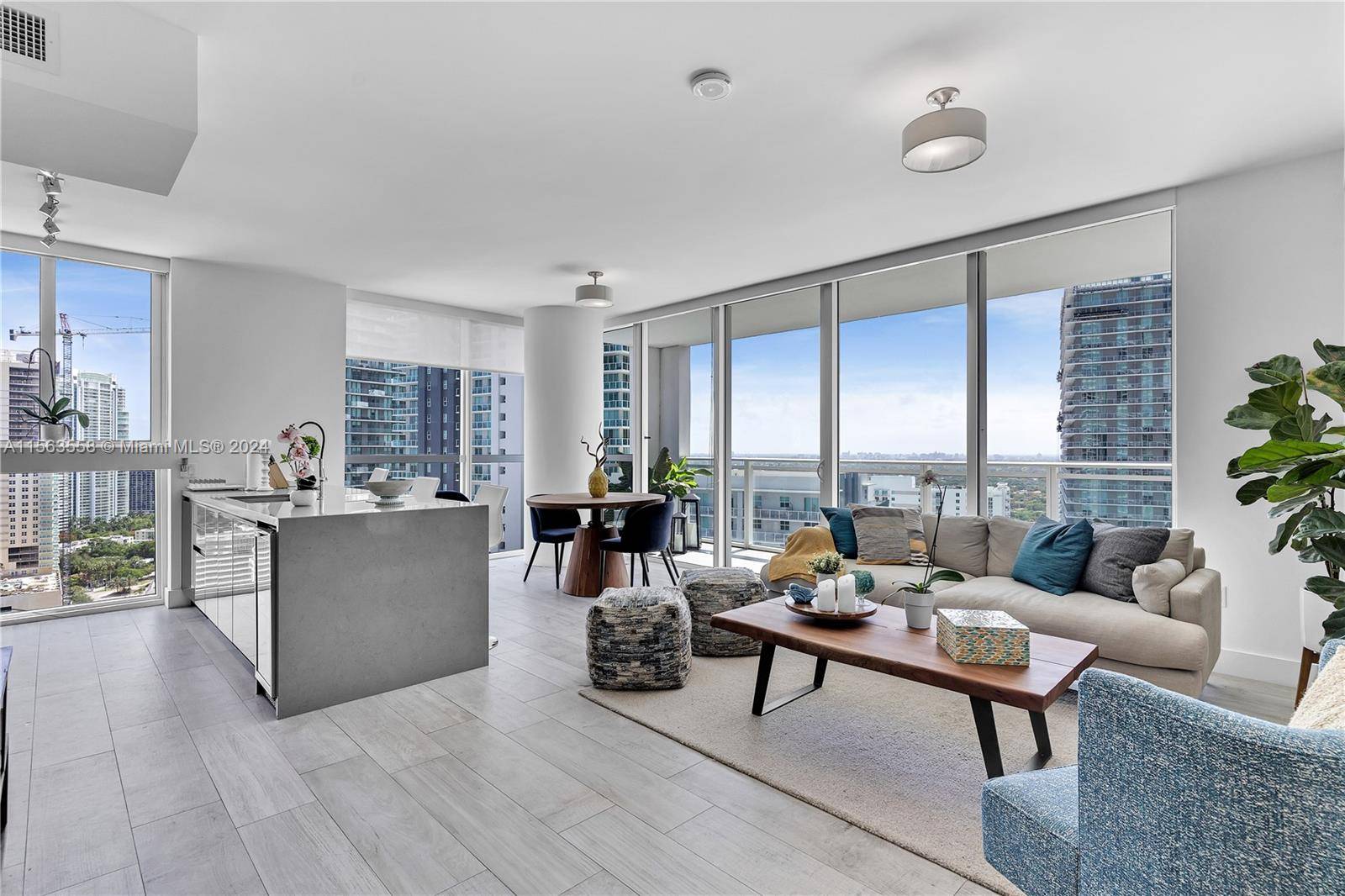 This modern furnished 2 bedrooms, 2 bathroom corner unit apartment located in the vibrant Brickell area offers stunning views of the sunset and Coral Gables.