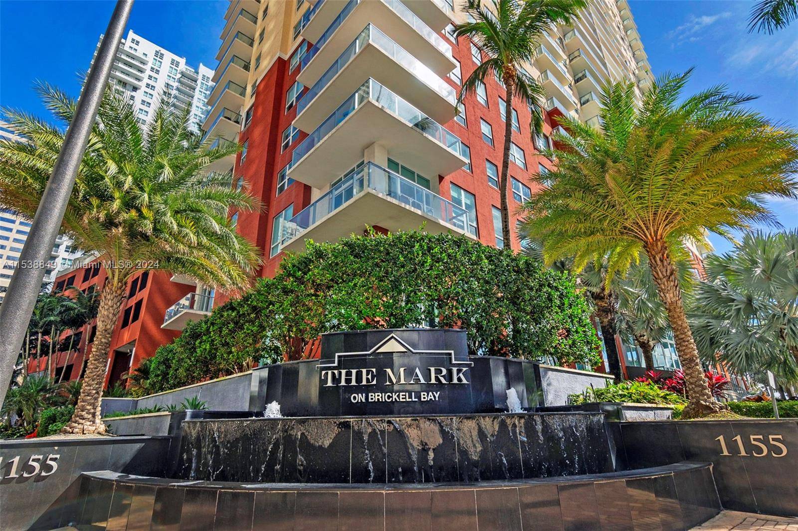 Experience luxury living at The Mark at Brickell Bay, a premier oceanfront tower in Brickell.