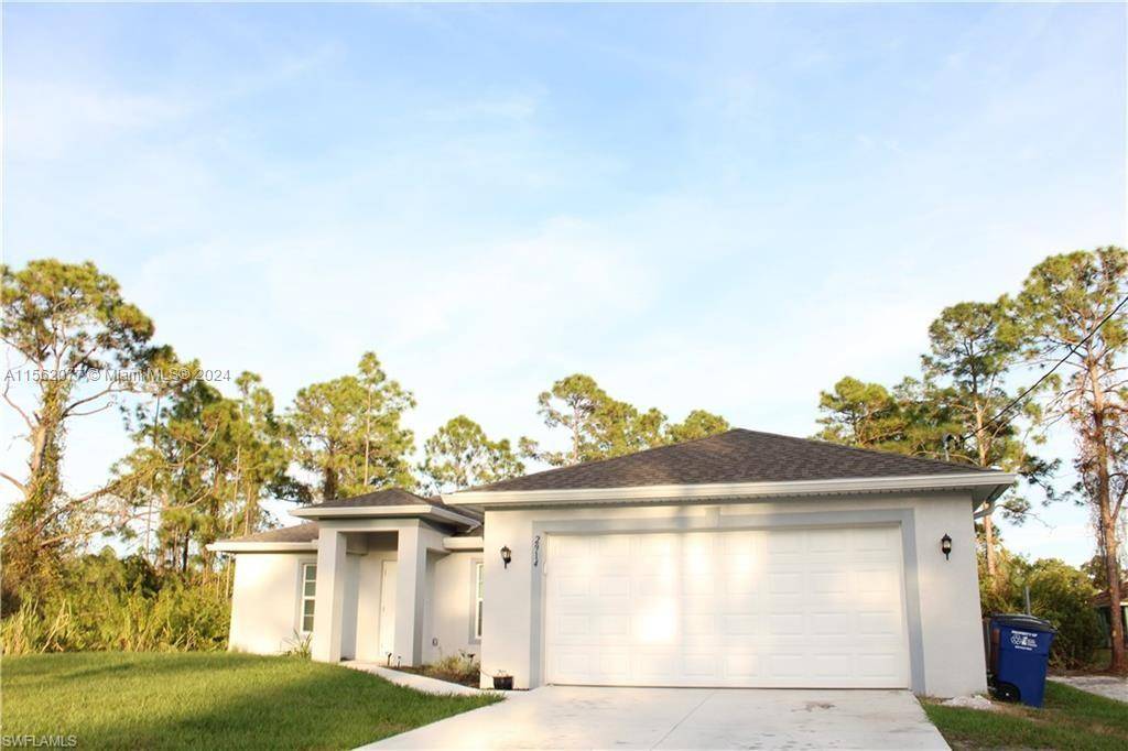 SELLER MOTIVATED ! ! Are you looking for an investment property in Lehigh Acres ?