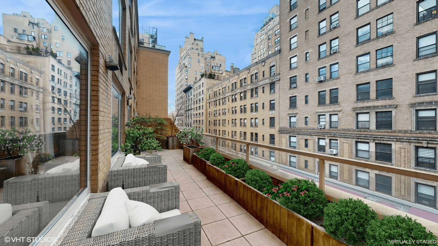 Welcome to 30 East 85th Street, where the magic of Manhattan living is effortlessly embodied in a meticulously maintained Condominium residence.